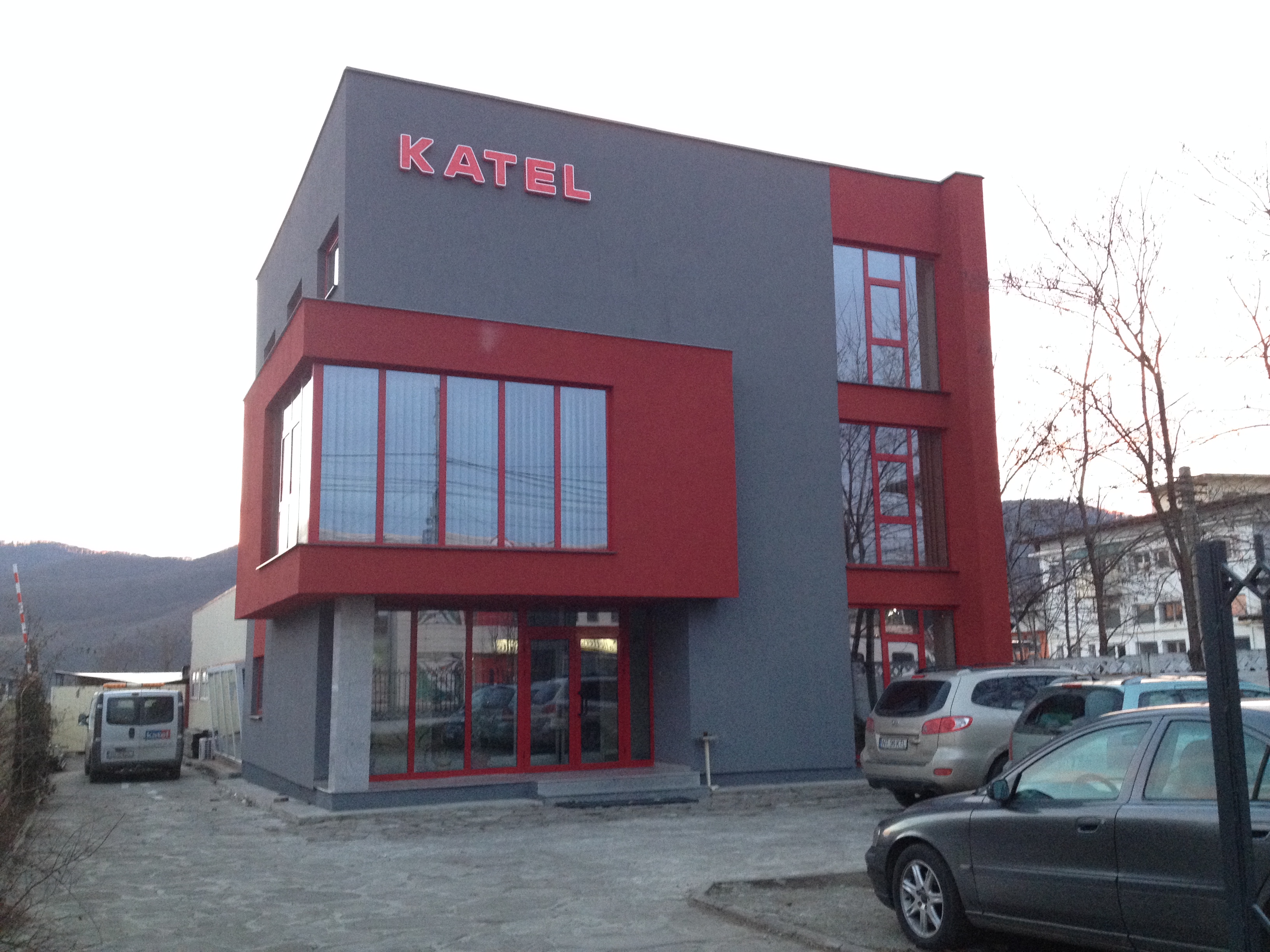 Despre Katel - semnalizare rutiera